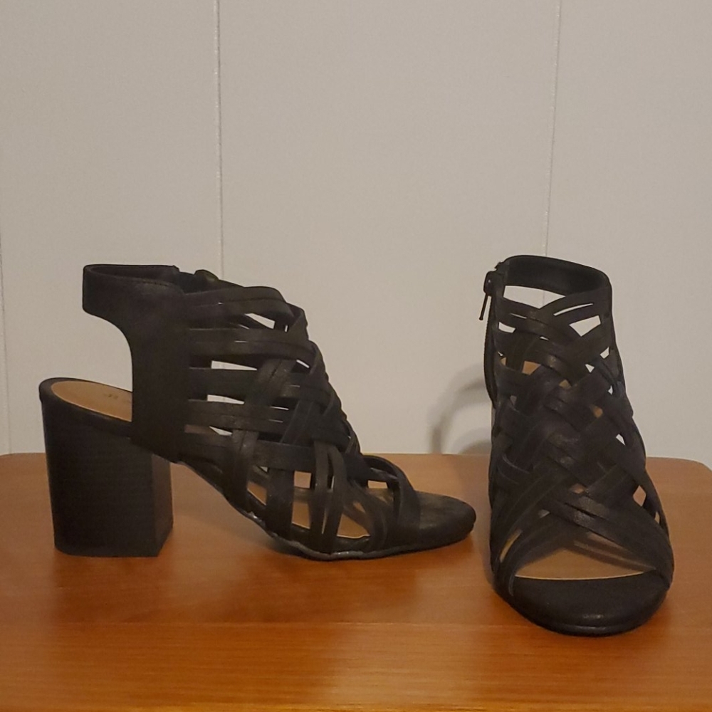 NWOT Black JustFab shoes